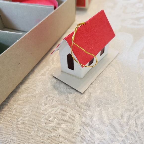 SOLD____________Vintage miniature houses in original box - Picture 3 of 5